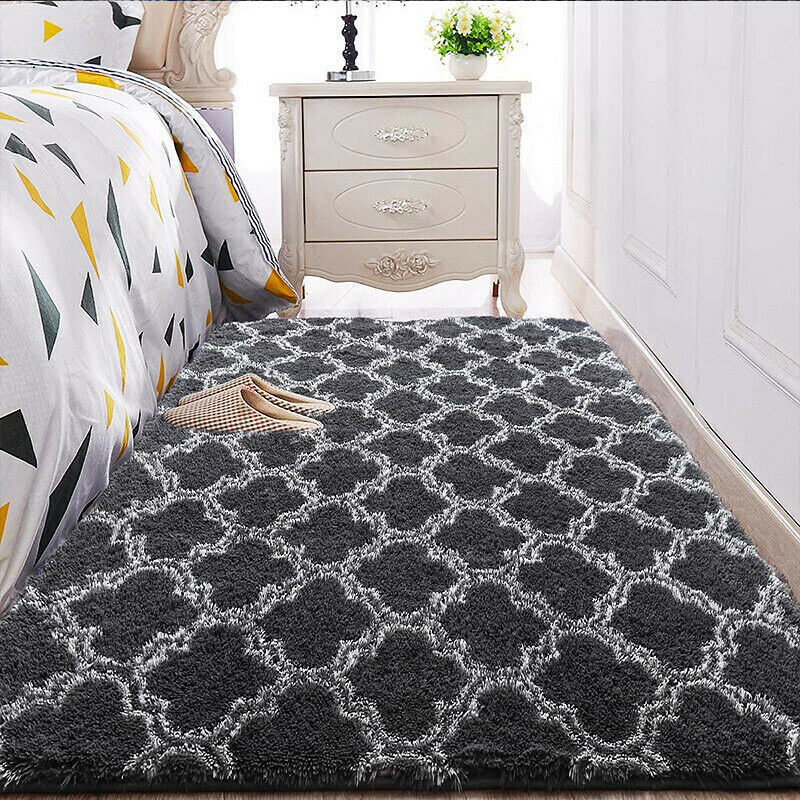 200 x 140 Soft Shag Rug for Bedroom Living Room Black Lattice