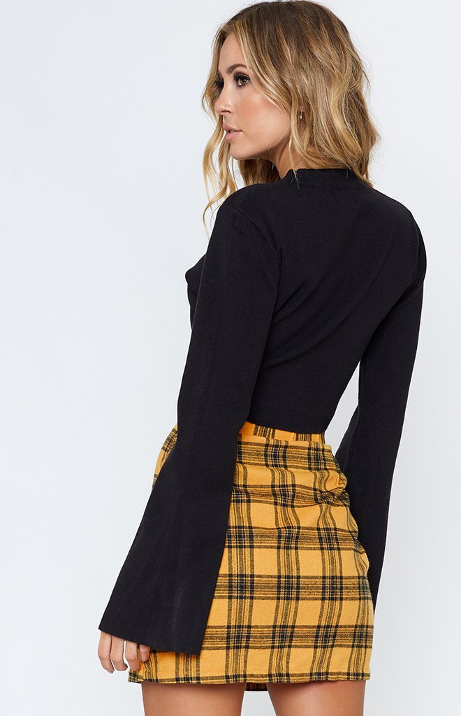 Chic Yellow Plaid Mini Skirt for Trendy Fashion