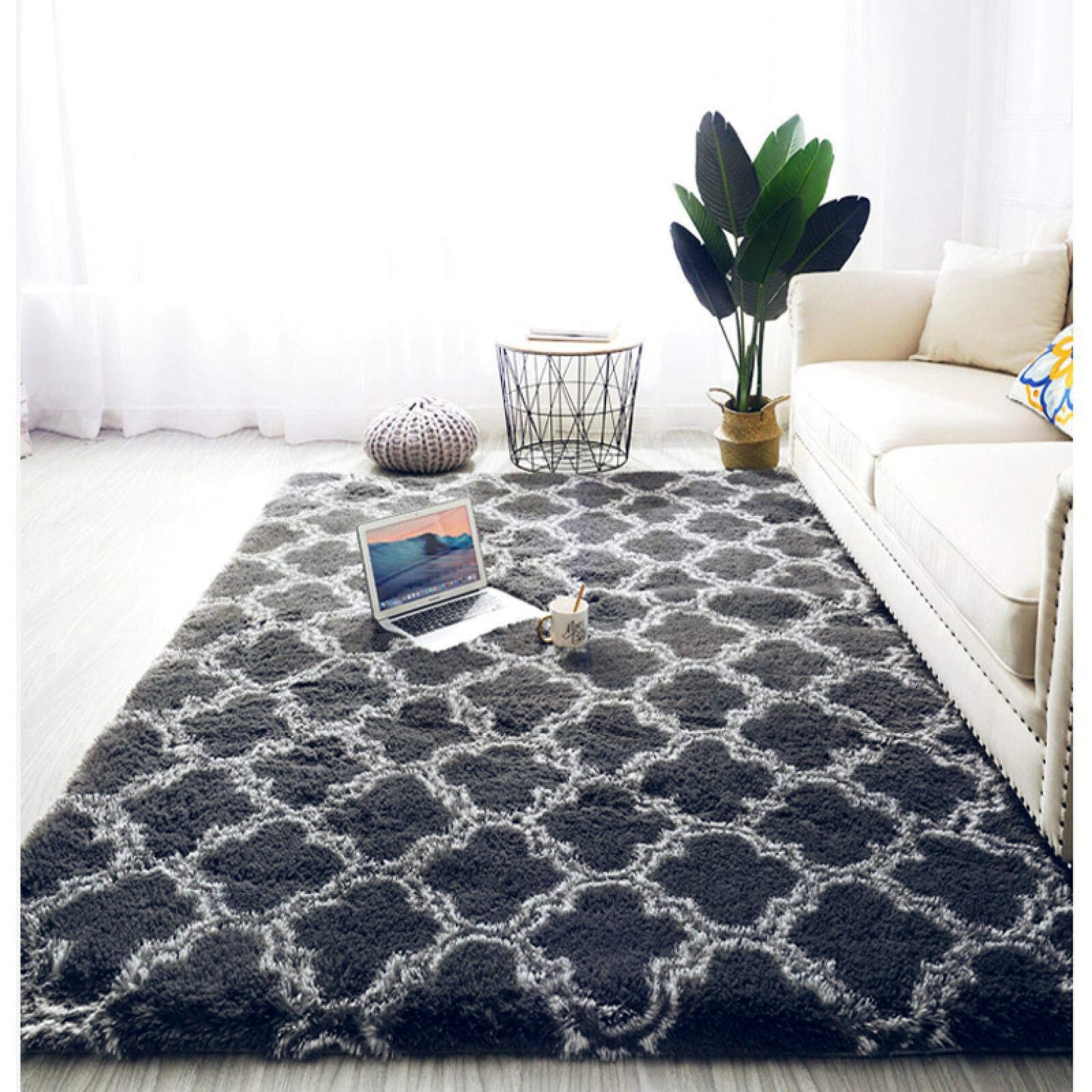 200 x 140 Soft Shag Rug for Bedroom Living Room Black Lattice