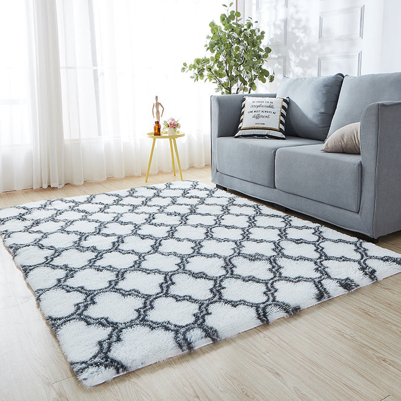 200 x 140 Soft Shag Rug Cozy White Lattice Design