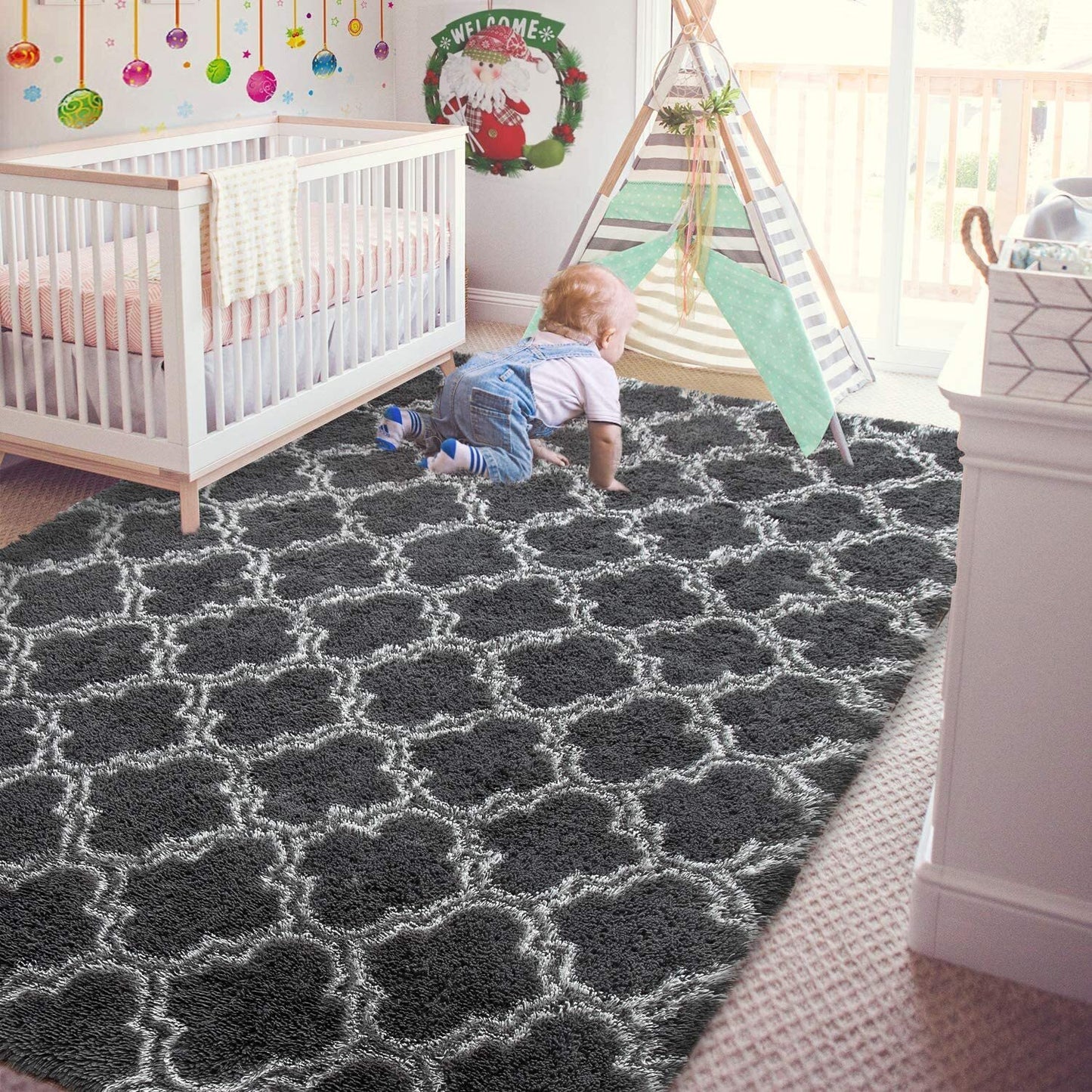 200 x 140 Soft Shag Rug for Bedroom Living Room Black Lattice