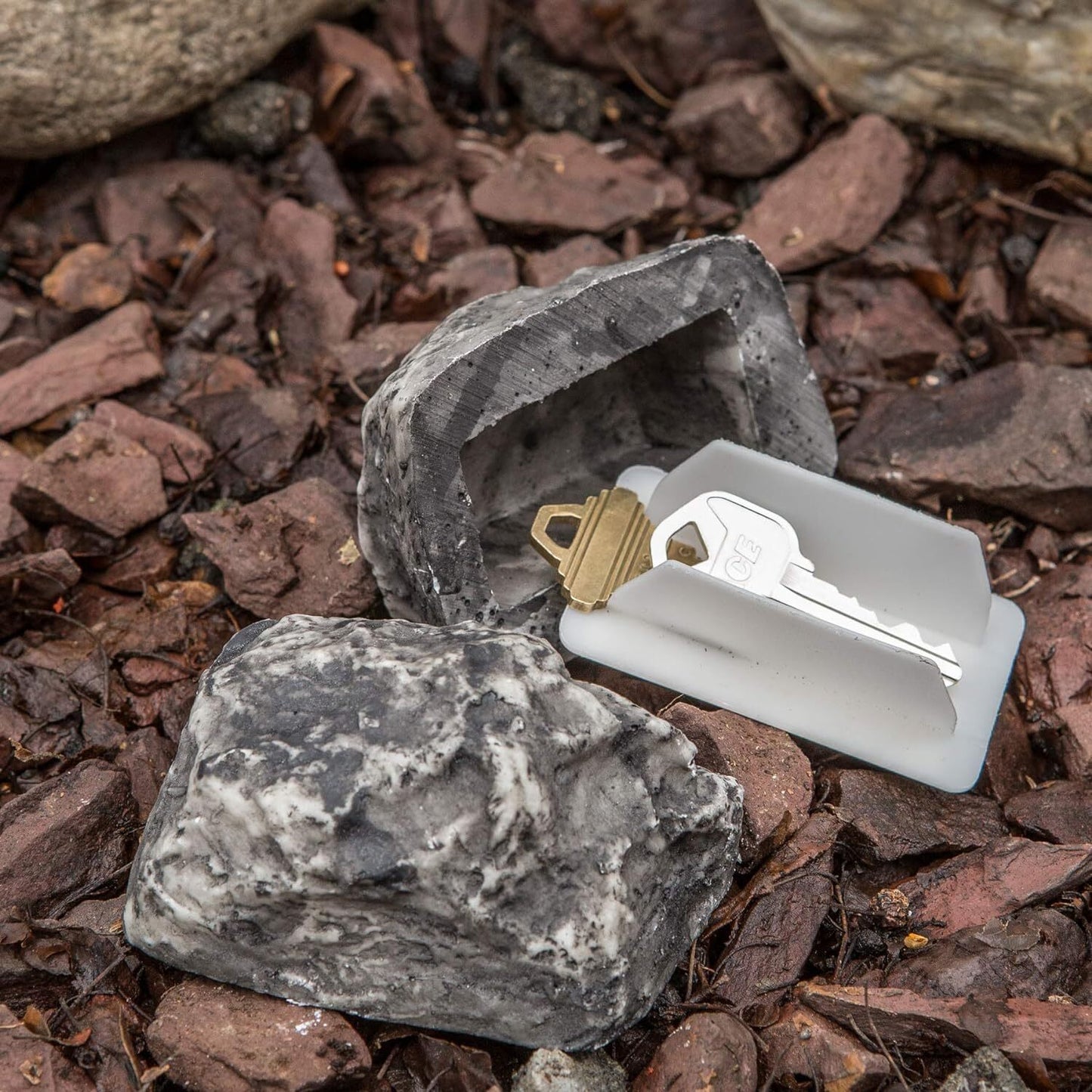 Hidden Key Rock Safe Outdoor Camouflage Stone for Spare Key Storage