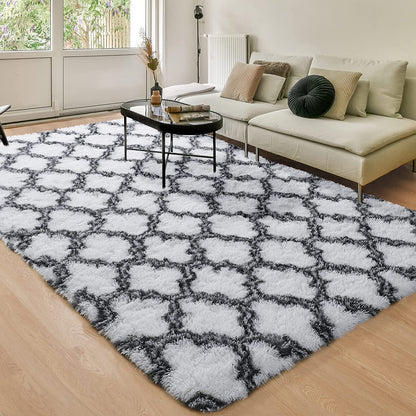 200 x 140 Soft Shag Rug Cozy White Lattice Design